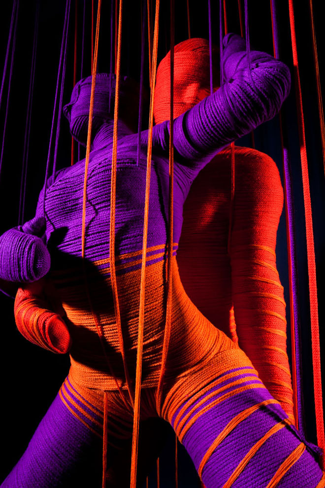 benetton-yatzer-lana-sutra-erik-ravelo-wool-sculpture